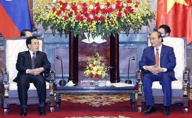 Le président Nguyen Xuan Phuc reçoit le Premier ministre lao